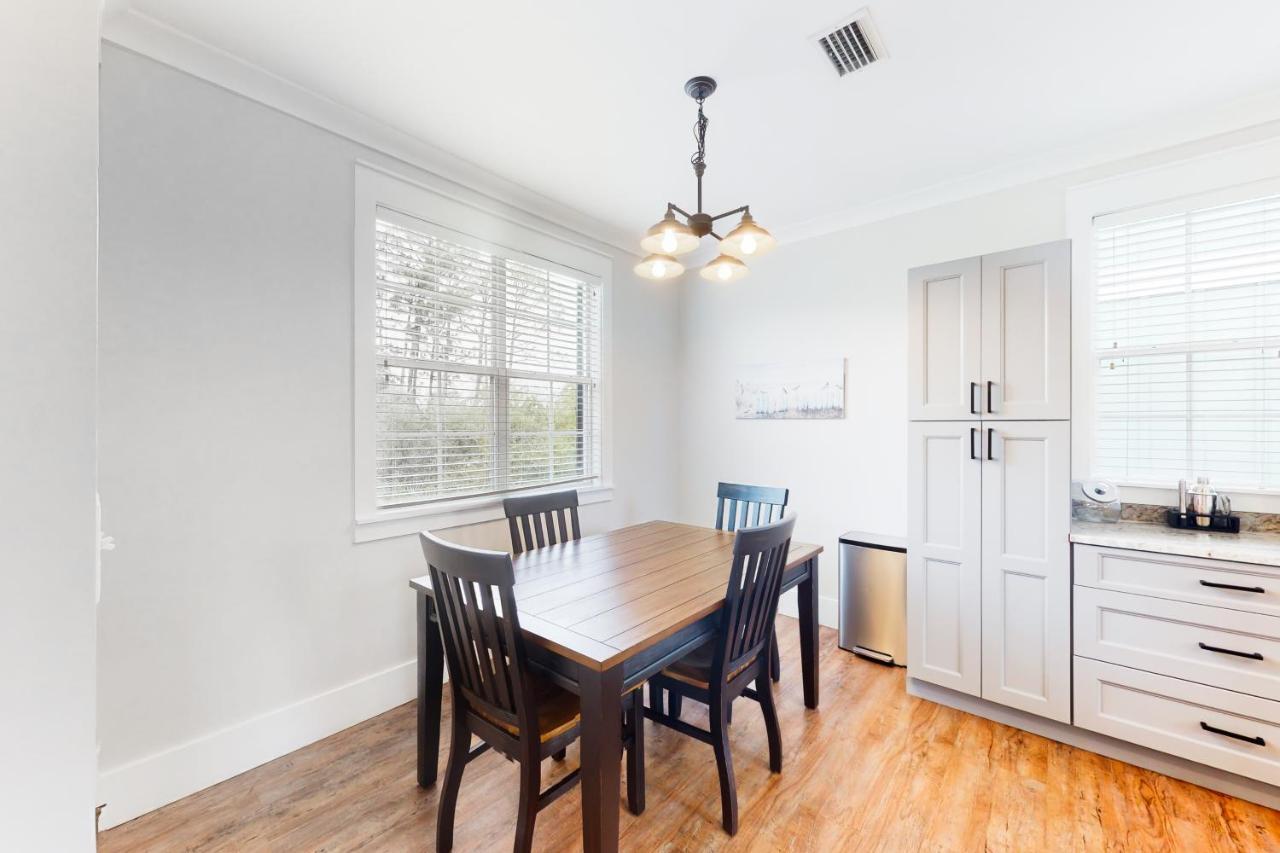Barefoot Cottages #B8 Jasmine By The Bay Highland View Bagian luar foto