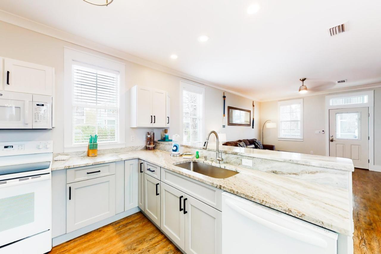 Barefoot Cottages #B8 Jasmine By The Bay Highland View Bagian luar foto