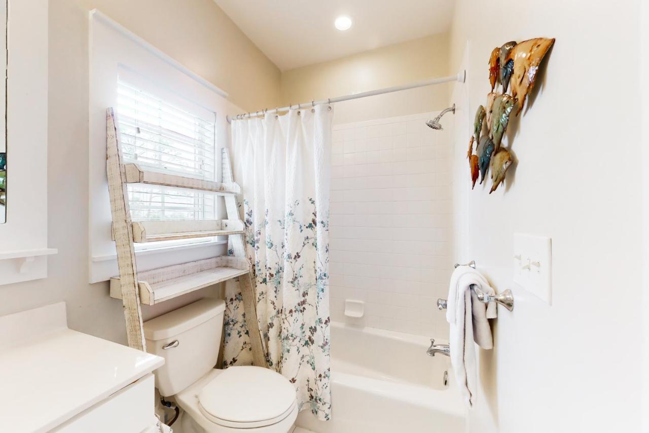 Barefoot Cottages #B8 Jasmine By The Bay Highland View Bagian luar foto