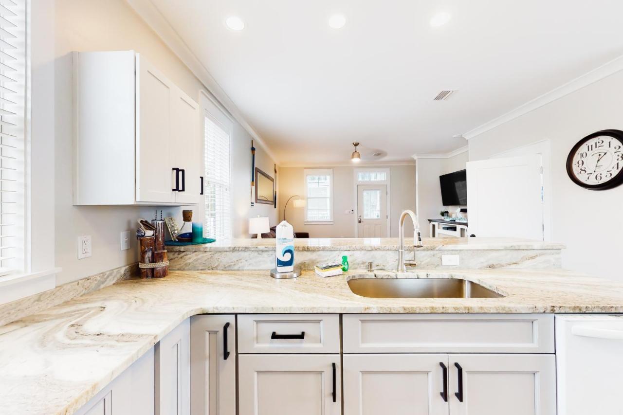 Barefoot Cottages #B8 Jasmine By The Bay Highland View Bagian luar foto