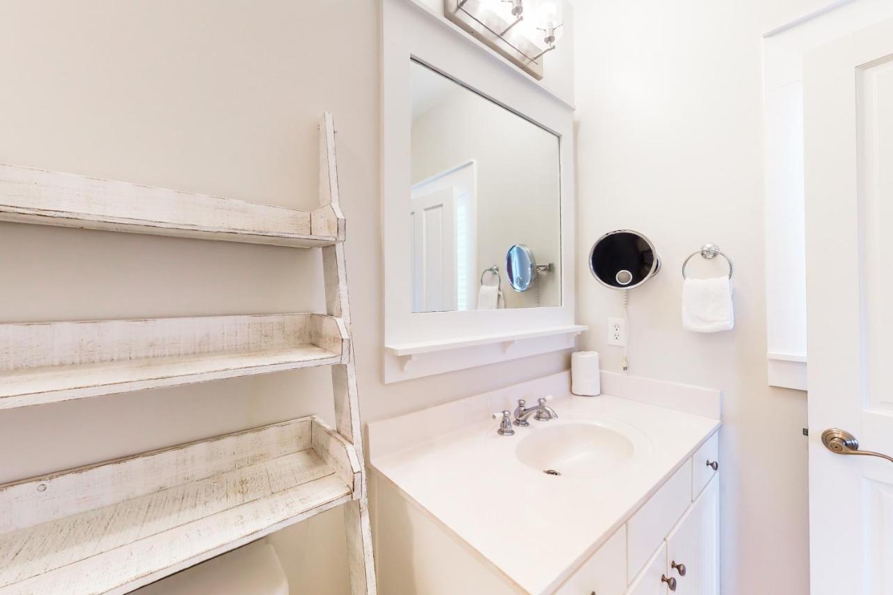 Barefoot Cottages #B8 Jasmine By The Bay Highland View Bagian luar foto