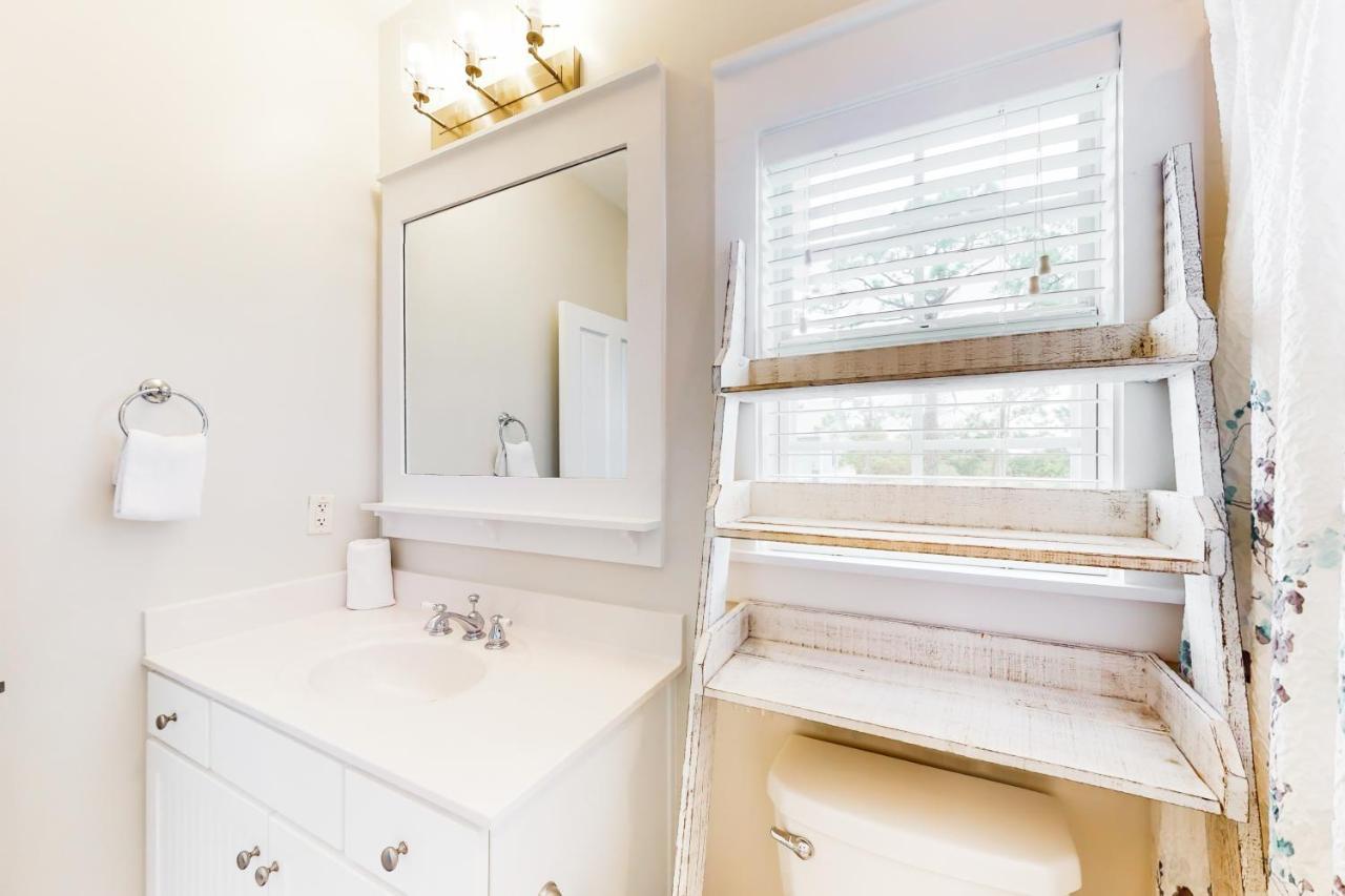 Barefoot Cottages #B8 Jasmine By The Bay Highland View Bagian luar foto